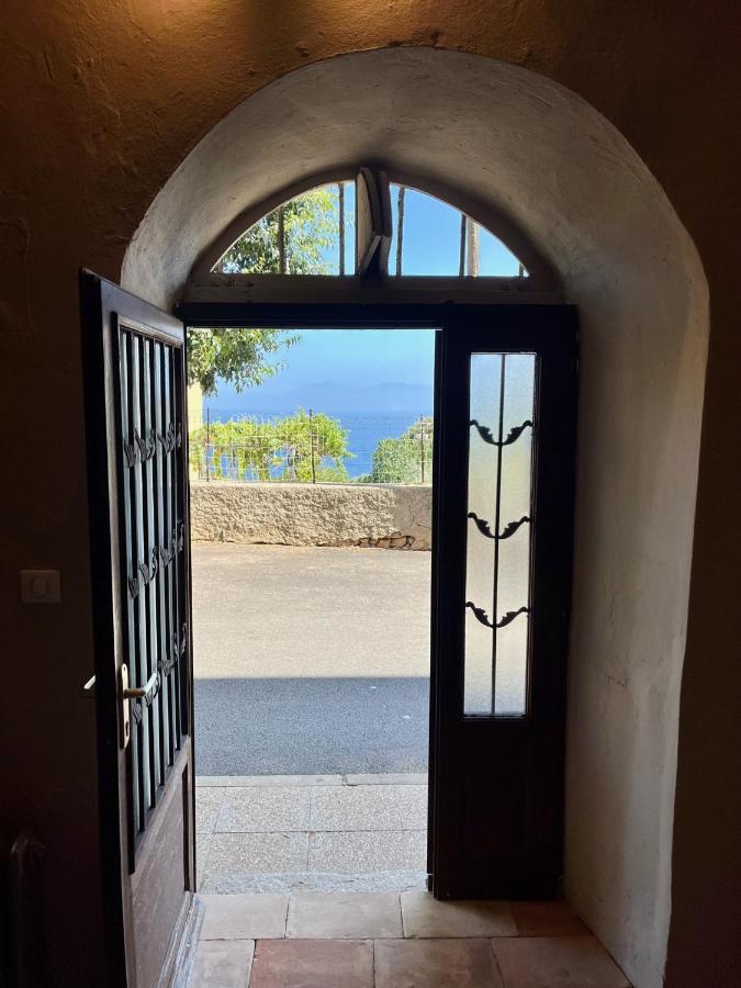 Charmant Duplex Au Coeur De Cargese Vue Mer מראה חיצוני תמונה